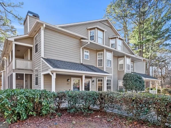 1487 Oakridge Ct, Decatur, GA 30033