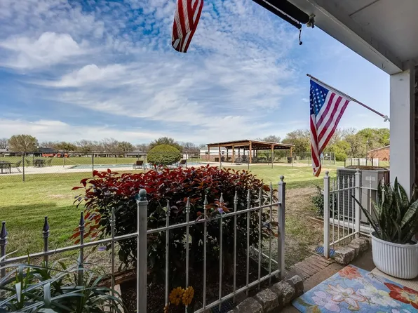 8511 Westover Ct APT 136, Granbury, TX 76049