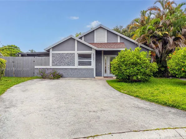5560 SW 98th Way, Cooper City, FL 33328