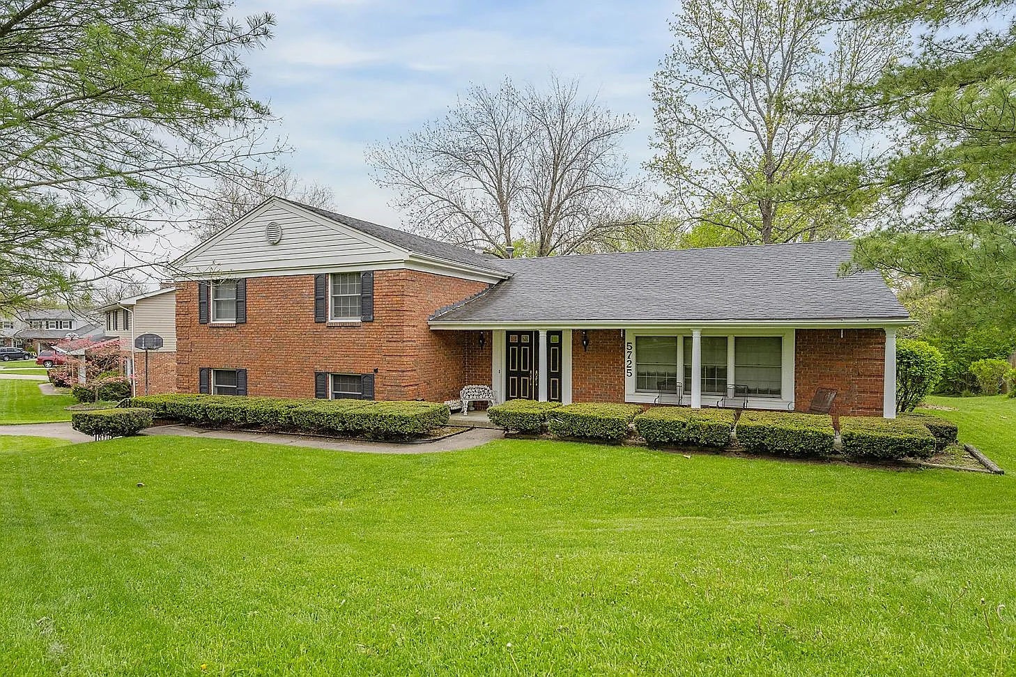 5725 Independence Pl photo 1