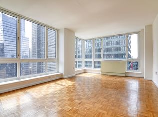350 W 43rd St APT 10A, New York, NY 10036