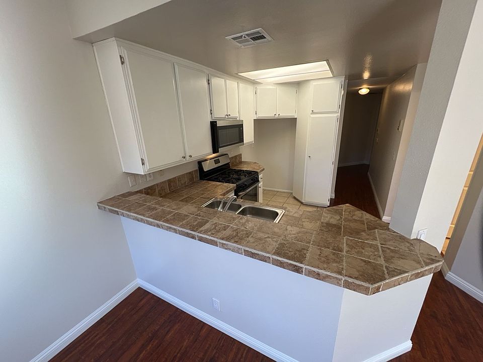 204 4411 Cahuenga Blvd Toluca Lake, CA Zillow