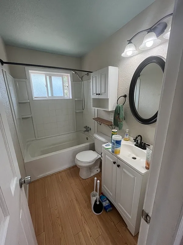 3 bed, 1.0 bath, 1140 sqft, $2,390 — Photo 4