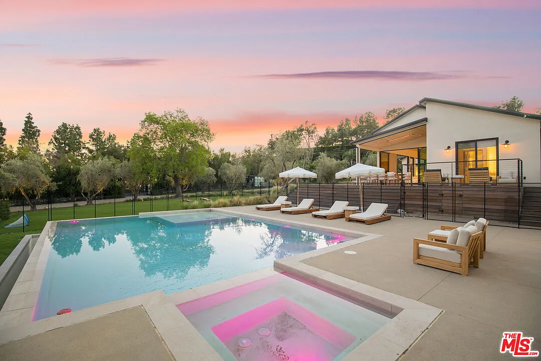 5 bed, 5.5 bath, 3756 sqft, $39,500 — Photo 1