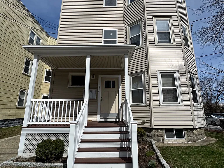 114 Line St #3 — Photo 14