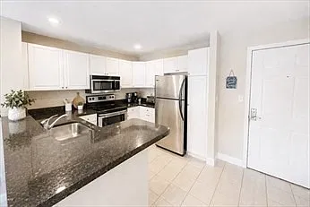 1 bed, 1.0 bath, 844 sqft, $2,600 — Photo 2