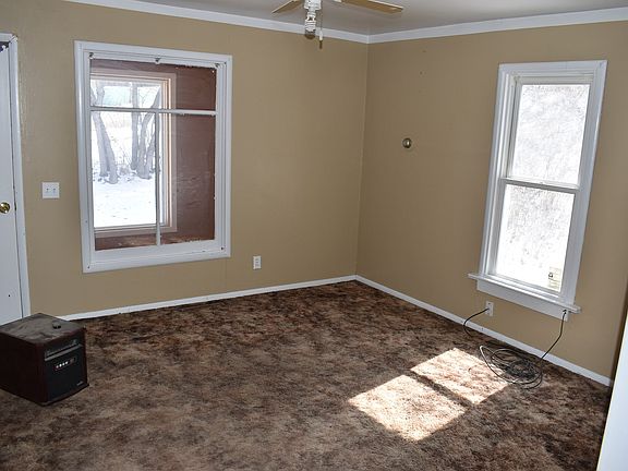 4th image of 425 6th Ave S