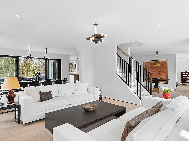 8 Farmstead Ln — Photo 13