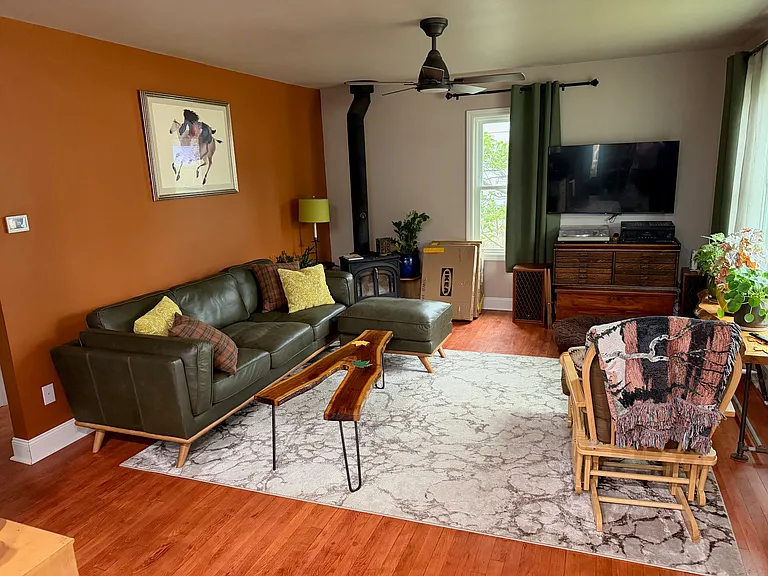 72 Loaldo Dr — Photo 3