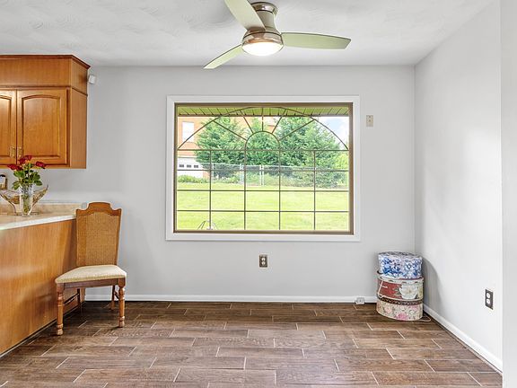 5th image of 308 Grandview Dr
