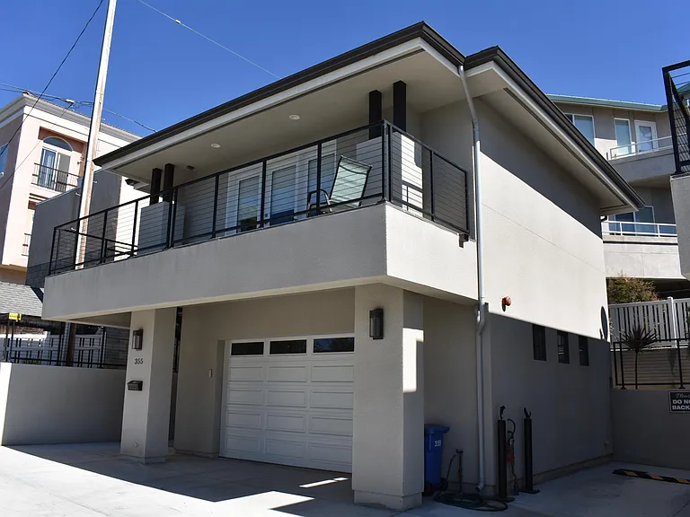 355 Hinds Ave — Photo 3