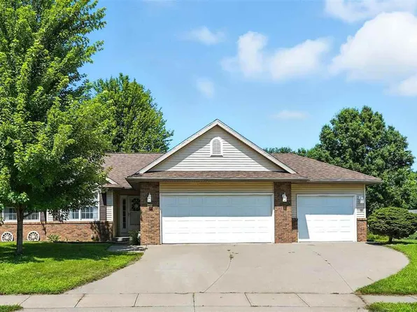 40 Stanwyck Dr, Iowa City, IA 52240