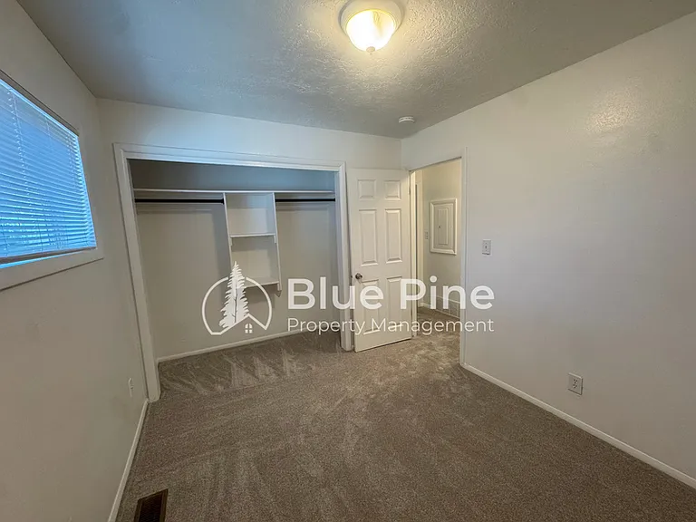 301 E 18th St #2 — Photo 10