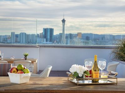 150 Las Vegas Blvd #1707, Las Vegas, NV, 89106