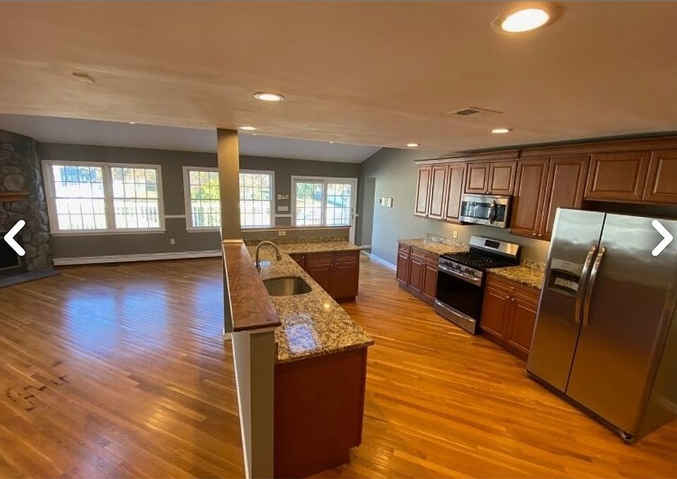 2nd image of 68 W End Ave