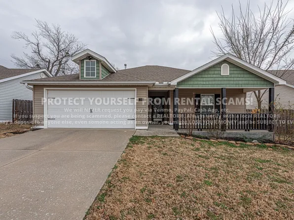 1384 S Holland Dr, Fayetteville, AR 72704