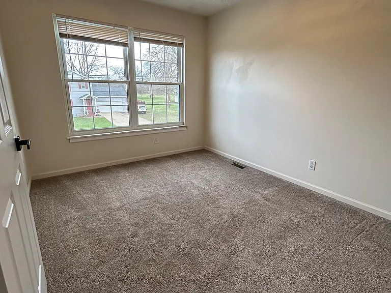 625 Renker Rd — Photo 16