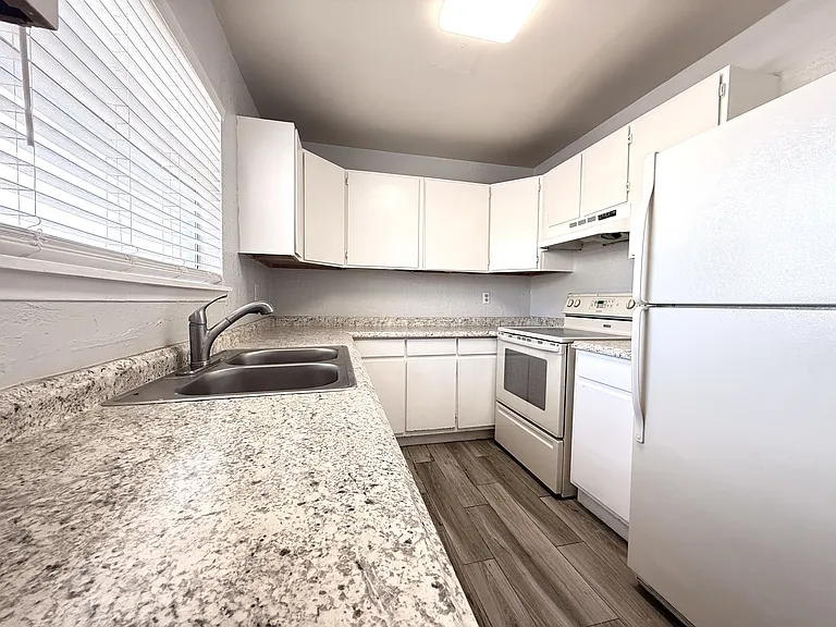 4800 N Stanton St #183-1 — Photo 14