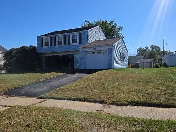 3rd image of 33 Trescott Ln