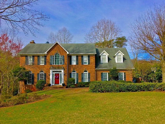 1st image of 90 Staffordshire Cir