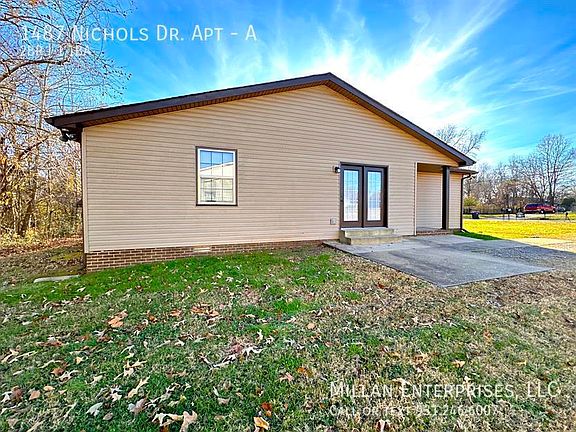 3rd image of 1487 Nichols Dr APT A