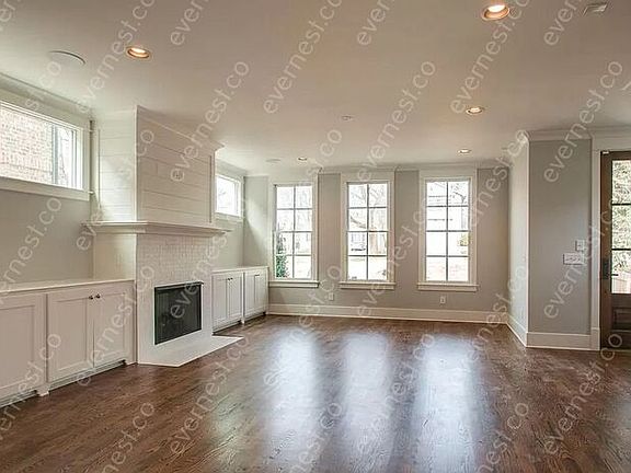 3rd image of 837 Clayton Ave