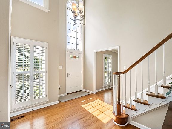 3rd image of 12524 Summer Pl