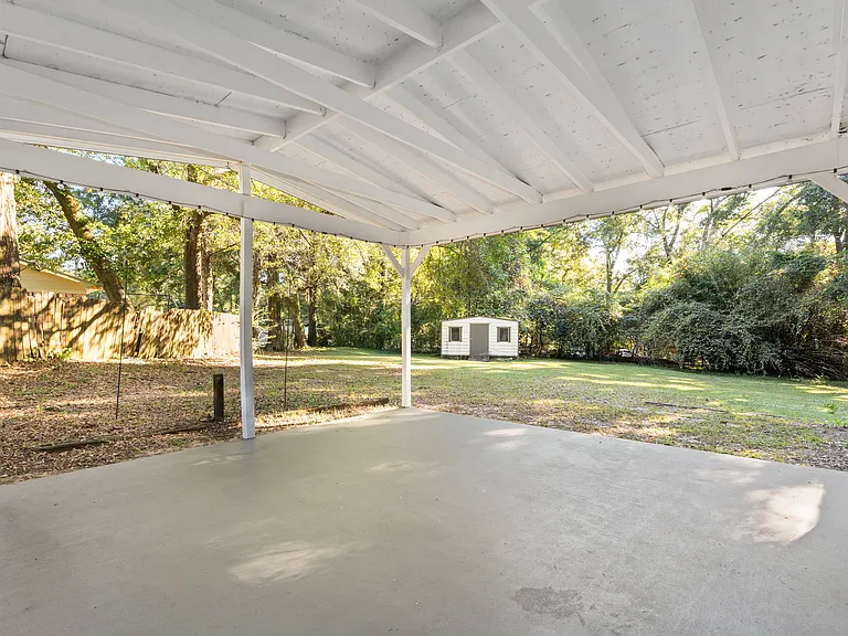 1005 Oakland Dr — Photo 17