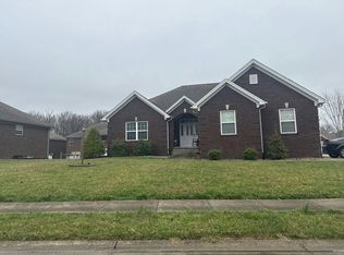 10820 Elk Run Trl, Sellersburg, IN 47172