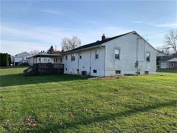 3rd image of 312 Carbon St