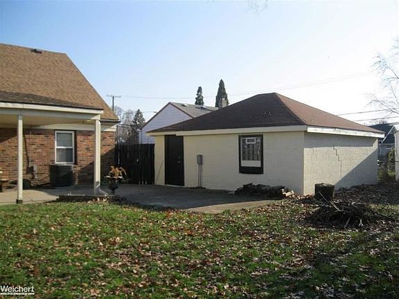 3rd image of 23721 Battelle Ave
