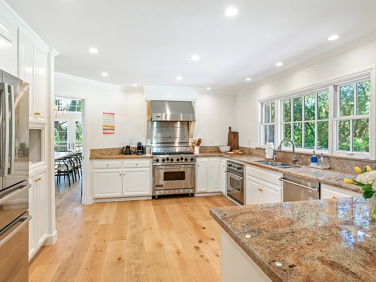 970 Rachael Rd — Photo 34
