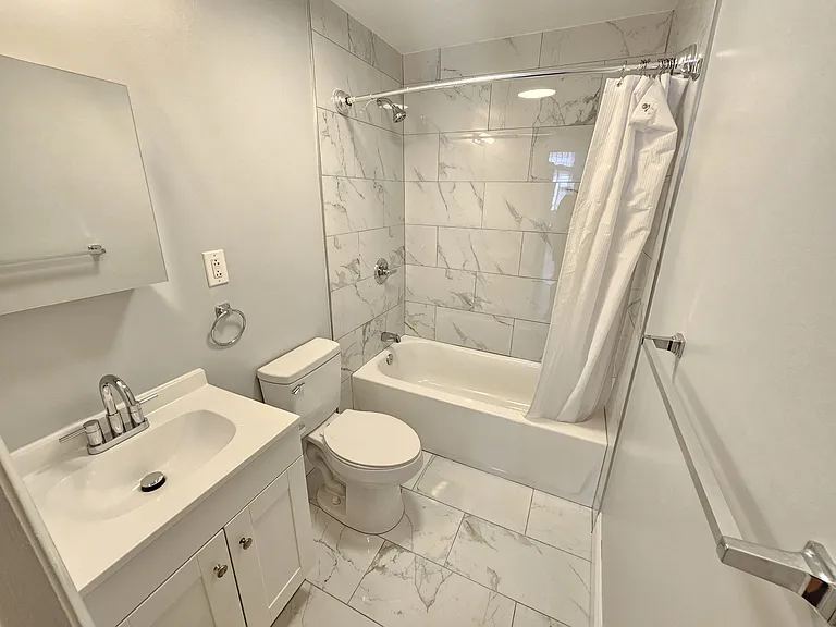 930 E Passyunk Ave — Photo 22