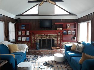 30 Saddle Rock Rd, Valley Stream, NY 11581