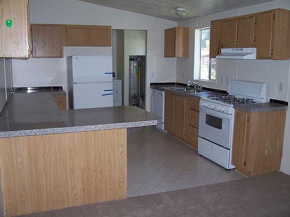 2nd image of 905 W Euclid Ave