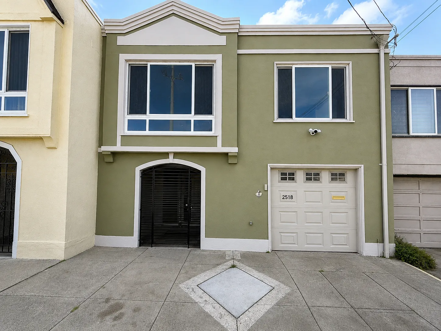3 bed, 1200 sqft, $6,500 — Photo 1