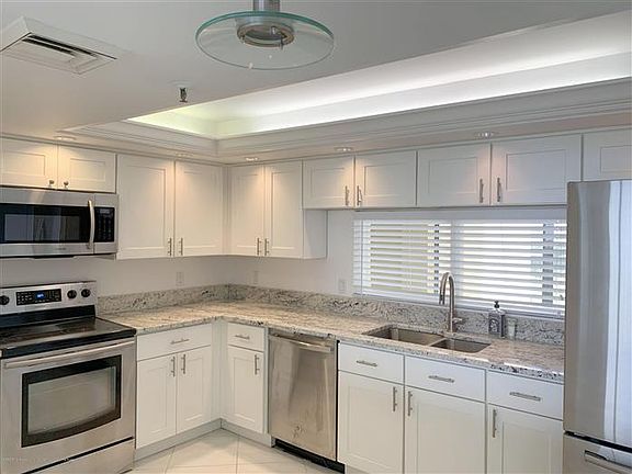 4th image of 2480 Presidential Way APT 1503
