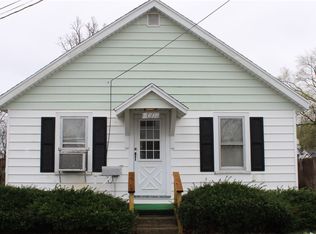 610 W South 9th St, Shelbyville, IL