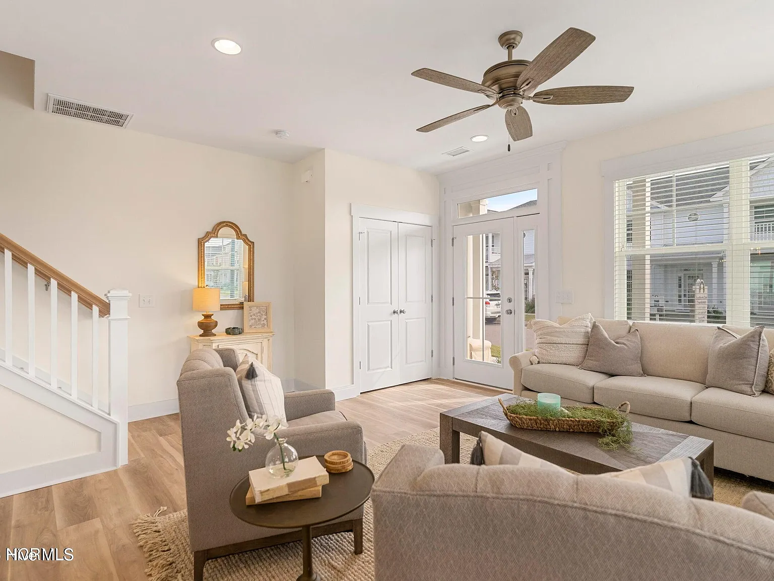 2 bed, 2.5 bath, 1519 sqft, $2,500 — Photo 3