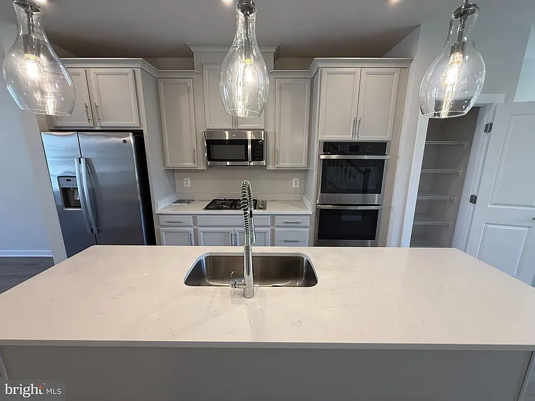 2505 Nicholson St — Photo 12