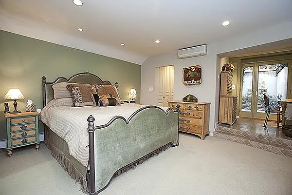 Sold by Modlin Group | media 27