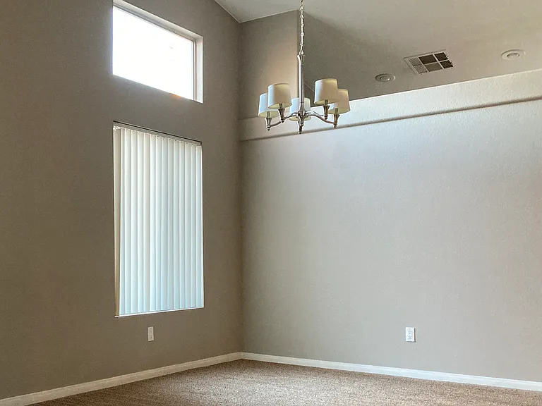 1500 Iron Springs Dr — Photo 4
