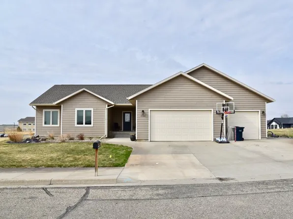 2008 Ridgeway Pl, Pierre, SD 57501
