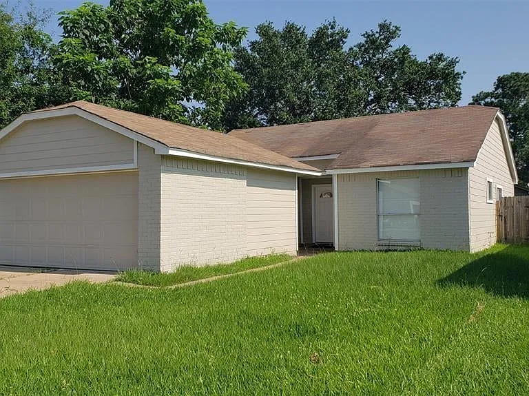 19246 Cypress River Dr — Photo 3