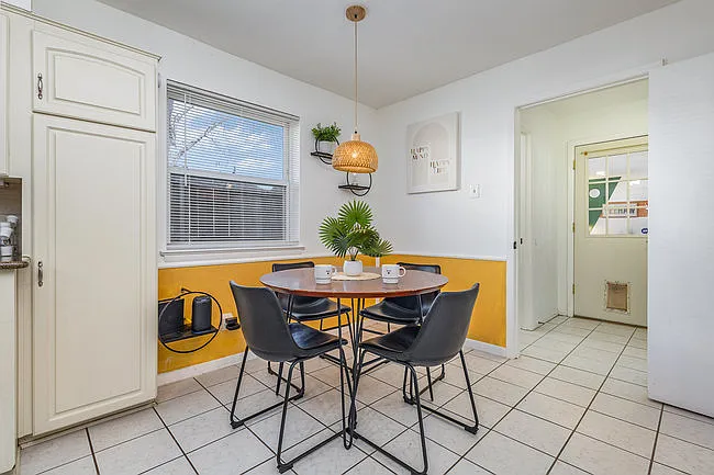 2404 Crestview Cir — Photo 14