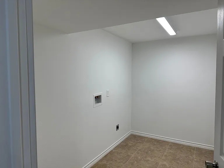 631 Live Oak Dr — Photo 7