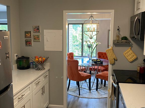 5th image of 3101 S Manchester St APT 314
