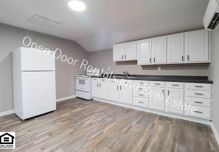 315 S Washington St #B — Photo 5