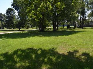 21295 4th St, Carlyle, IL 62231