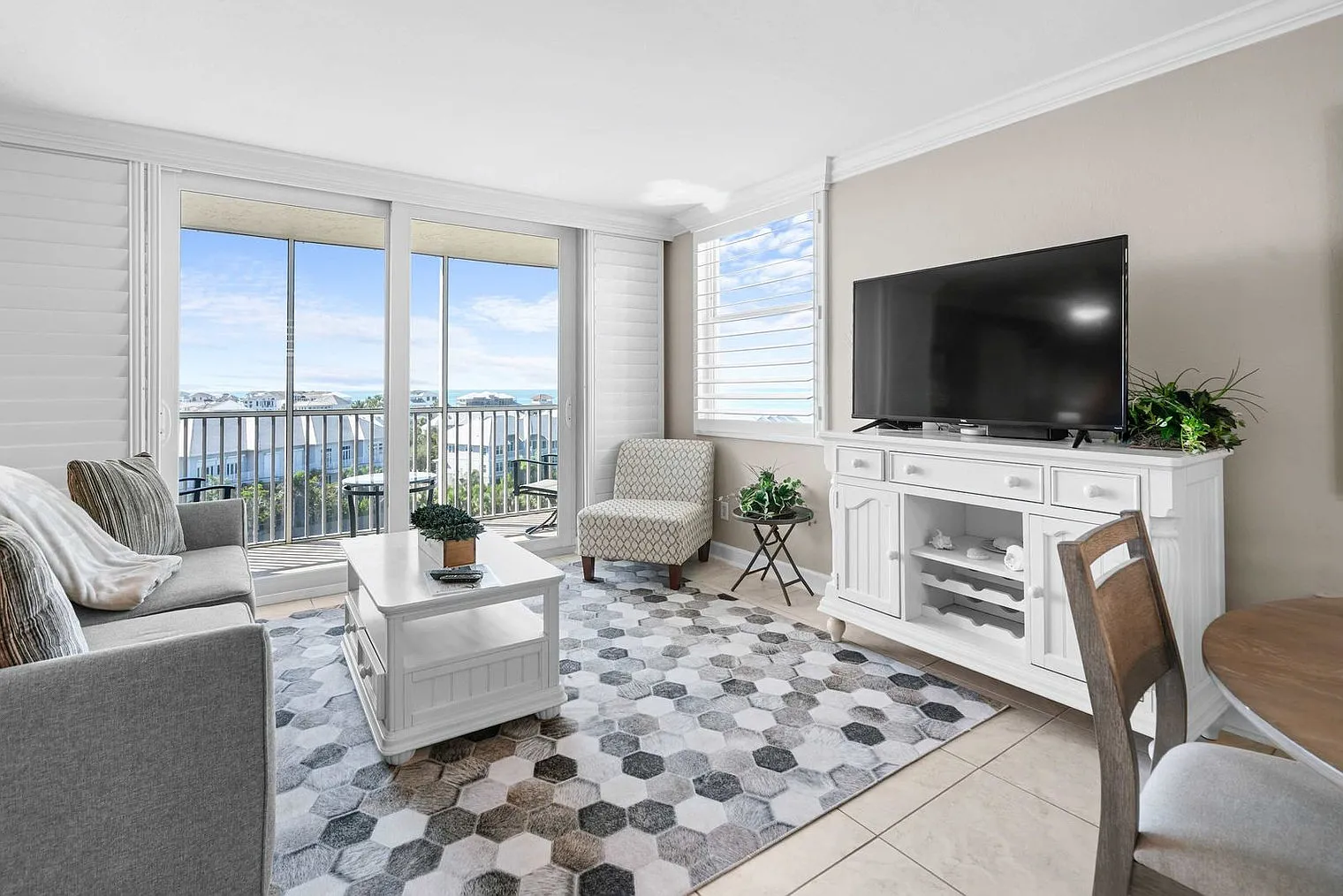 1 bed, 1.0 bath, 505 sqft, $3,121 — Photo 2